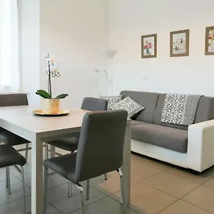  Apartment Aida - Near The Center With Private Parking E Ac Italy